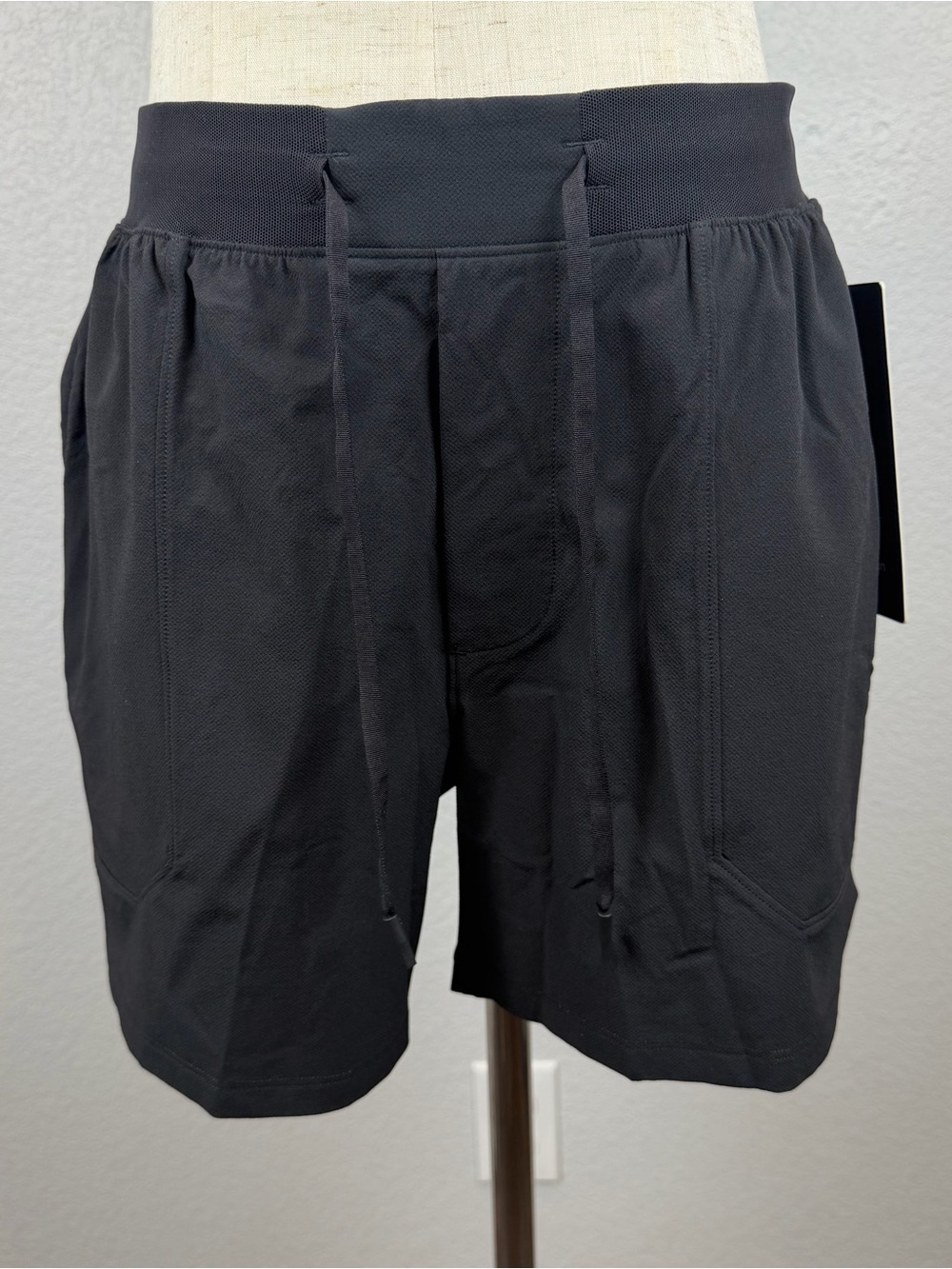 NWT Lululemon License to Train Linerless Short 5" Black | Size S